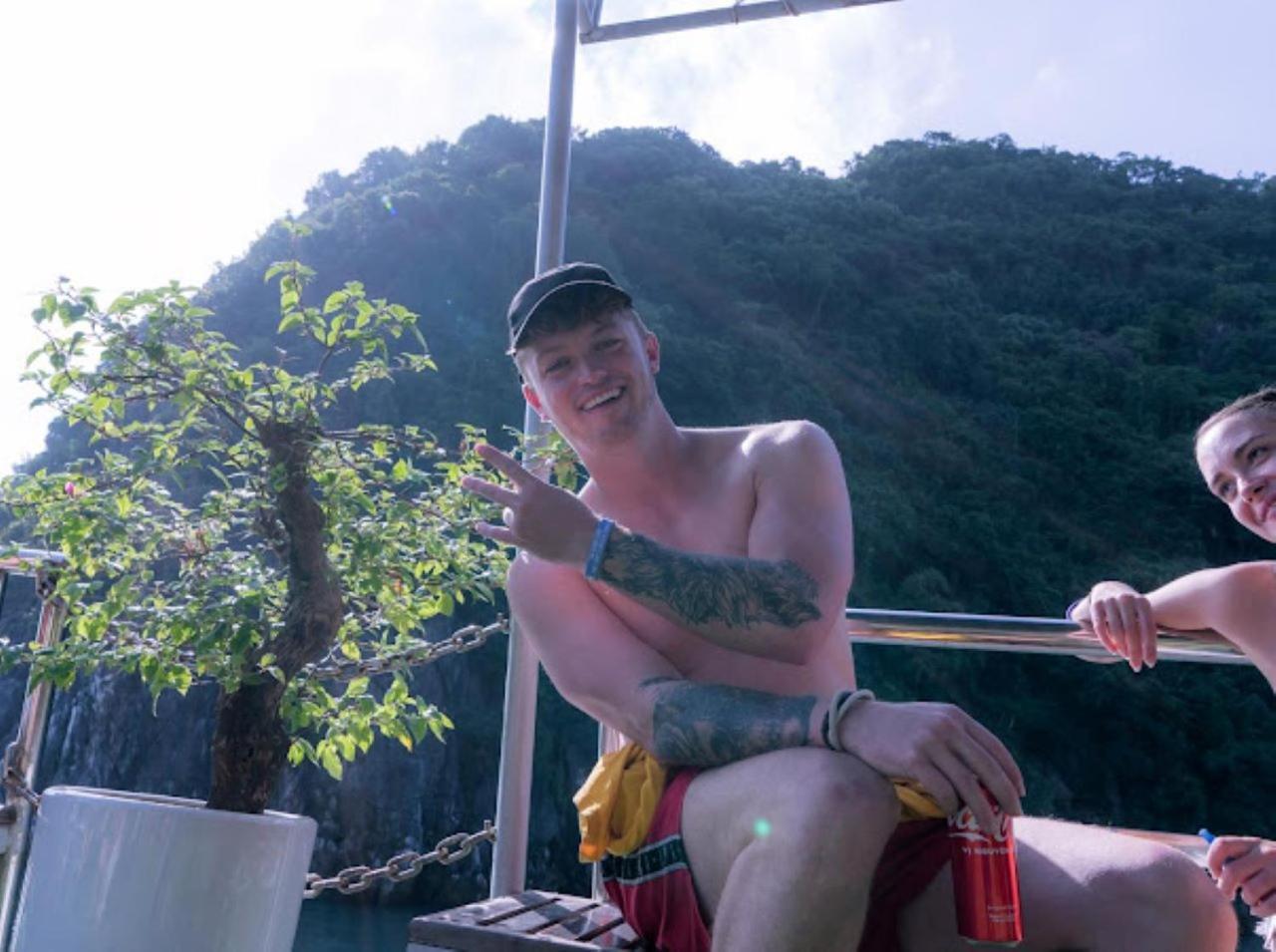 Brother Friendly - Gia Cat Long Hotel Dong Khe Sau Екстериор снимка